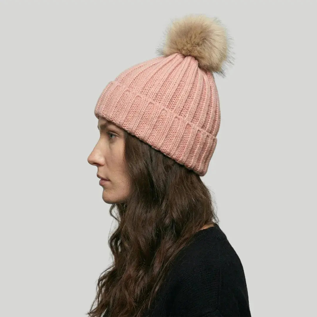Bonnet Tricot Femme Rose Poudré Pompon Fourrure Naturelle Maison Shelby
