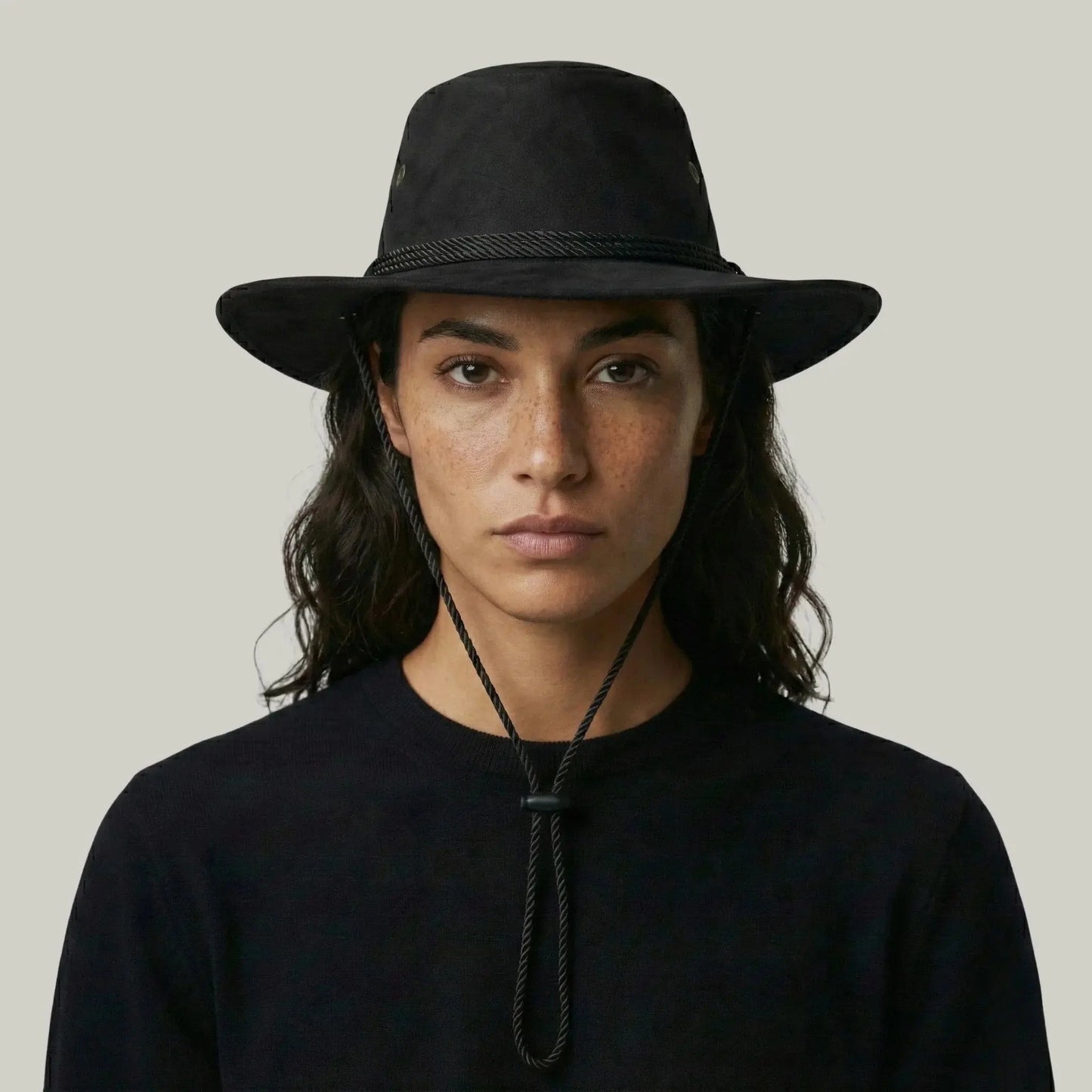Chapeau Fedora Noir – Style Aventurier Homme & Femme Maison Shelby