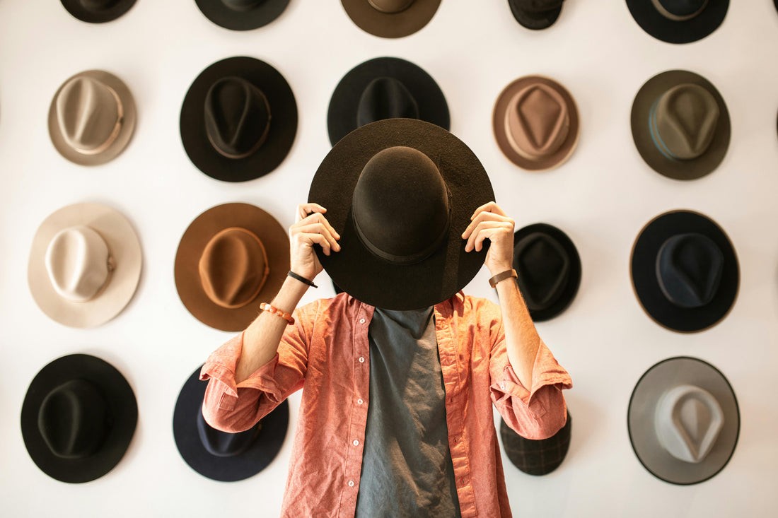 Guide ultime : comment choisir son chapeau selon la forme de son visage