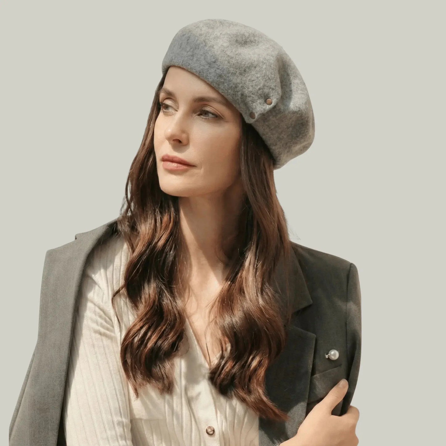 Béret Basque Femme Laine Gris Clair Rivet Doré Maison Shelby