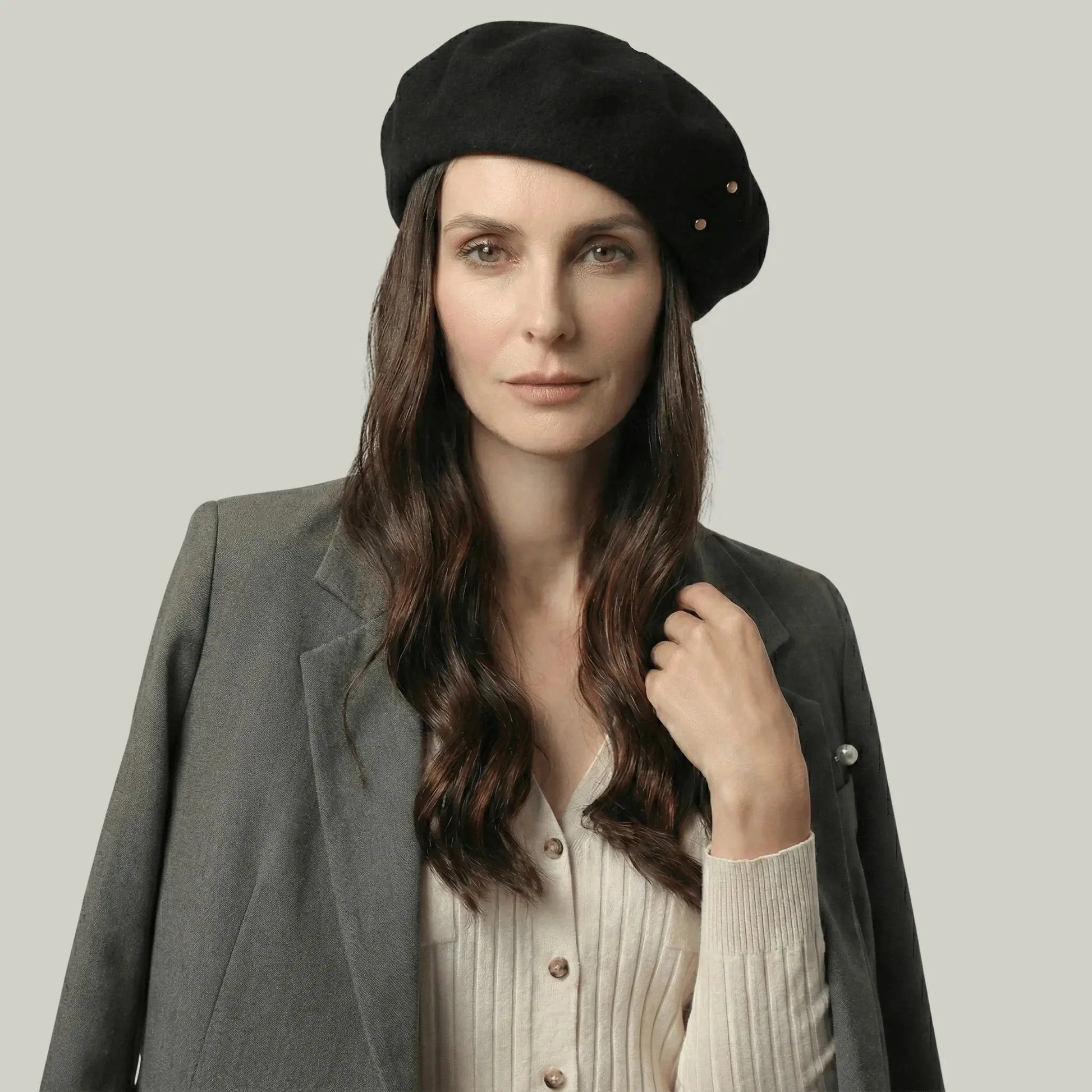 Béret Basque Femme Laine Noir Rivets Dorés Maison Shelby