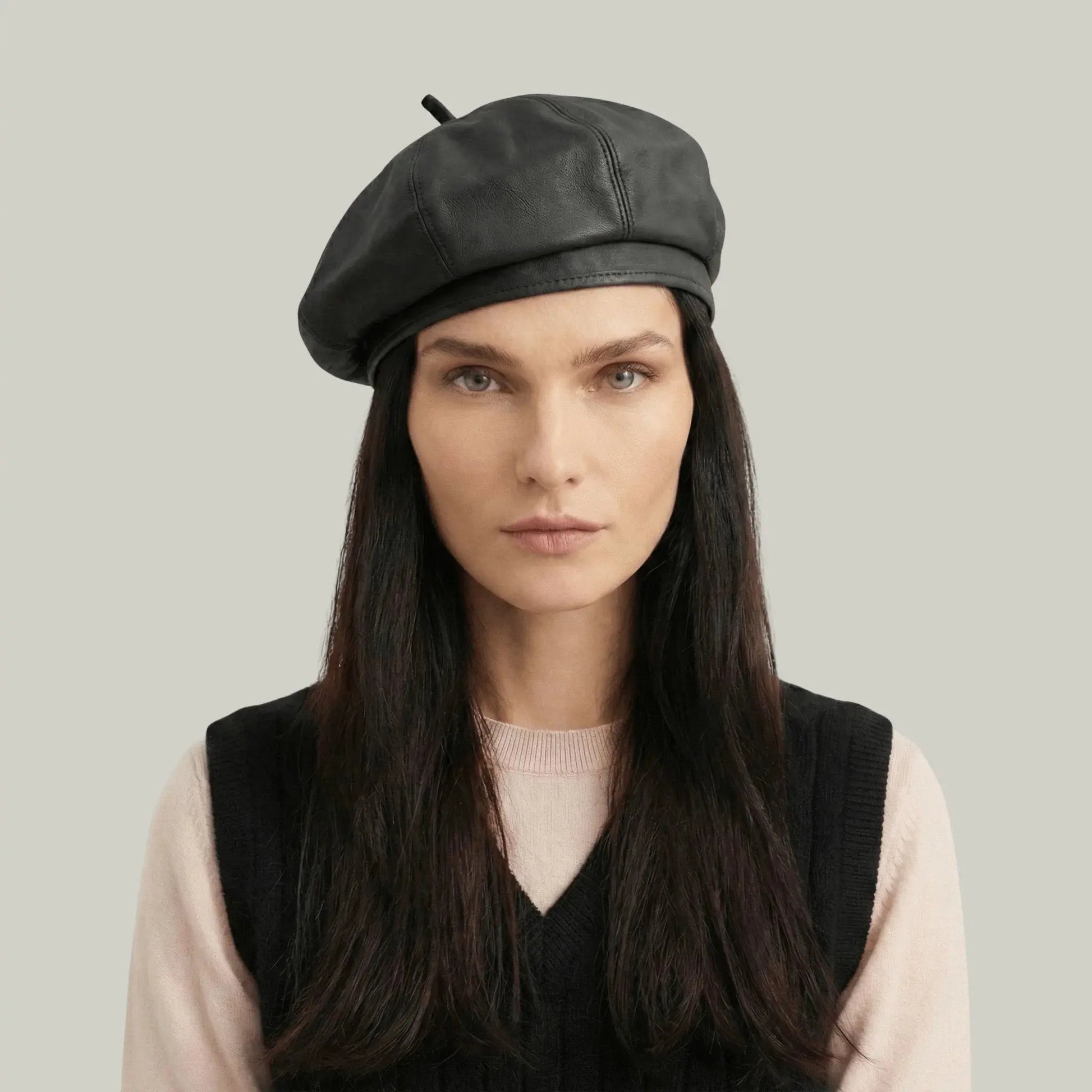 Béret Basque Femme Simili Cuir Noir Mat Structuré Maison Shelby