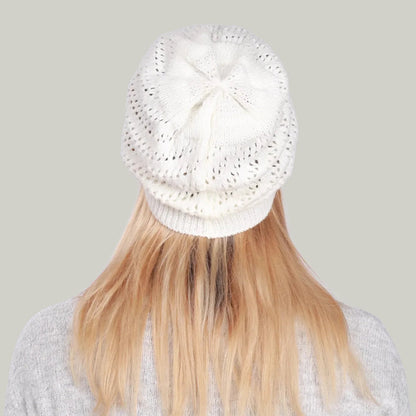 Bonnet Crochet Femme Blanc Cassé – Maille Ajourée Hiver