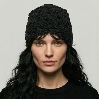 Bonnet Crochet Femme Noir – Relief Floral Grande Fleur Maison Shelby
