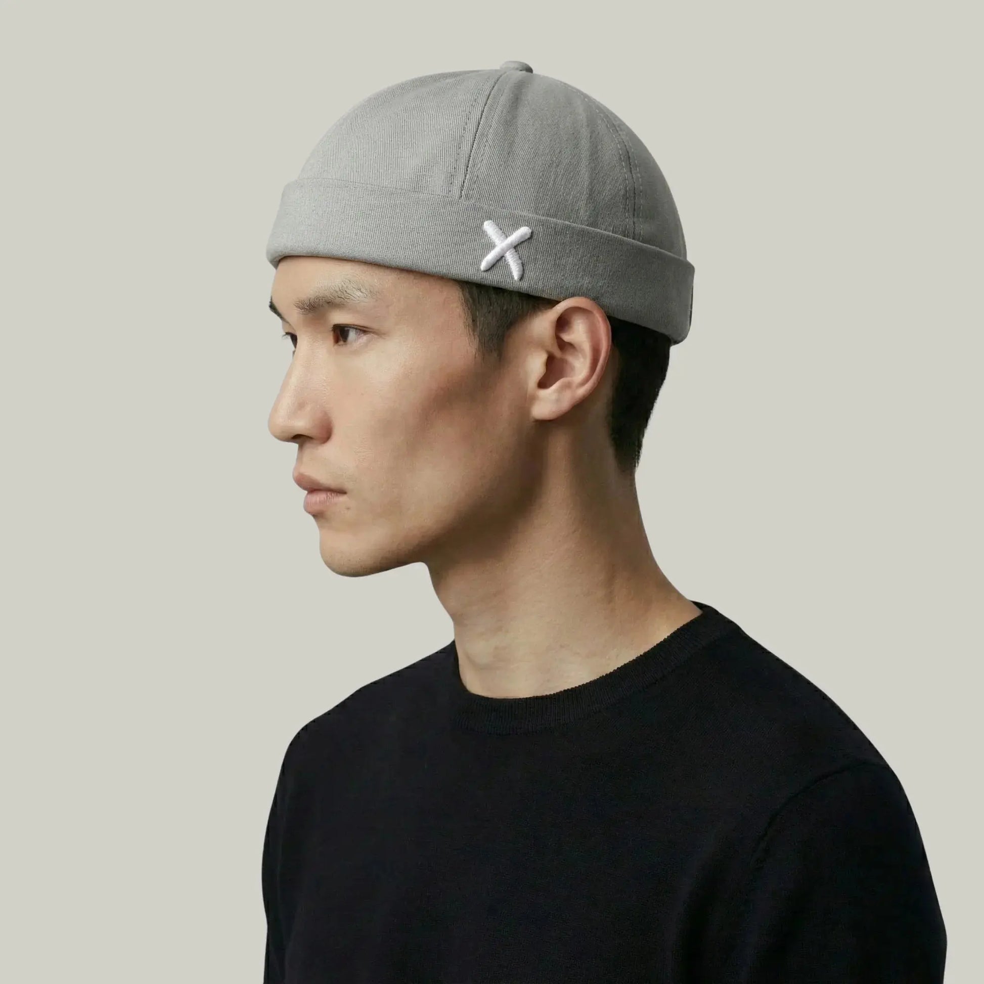 Bonnet Docker Gris Broderie Croix Homme Femme – Réglable Maison Shelby