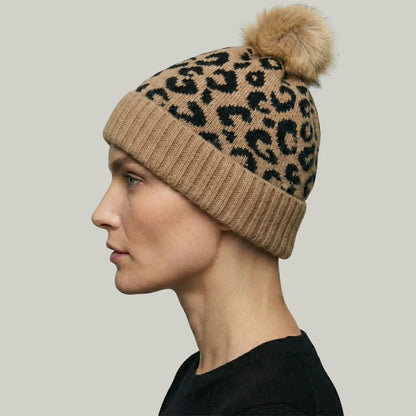 Bonnet Tricot Femme Camel Imprimé Léopard Pompon Fourrure