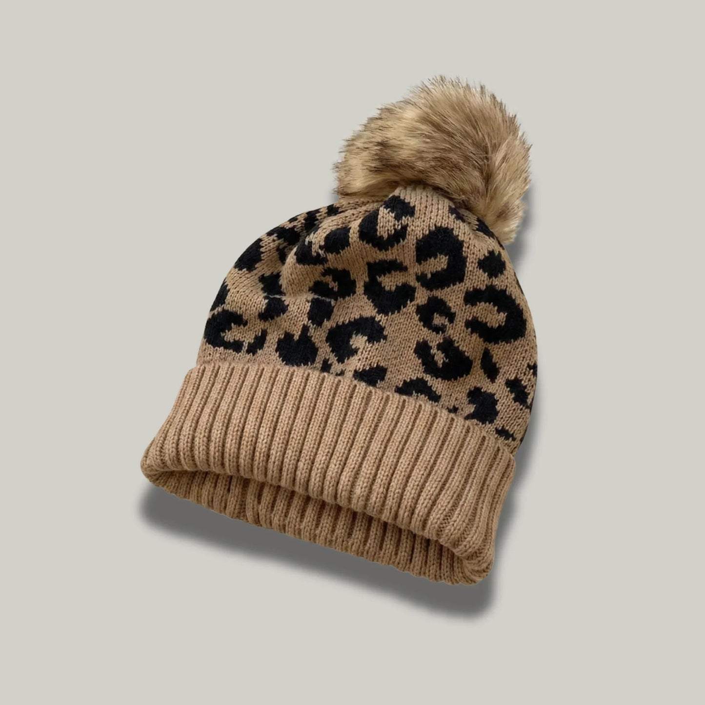 Bonnet Tricot Femme Camel Imprimé Léopard Pompon Fourrure