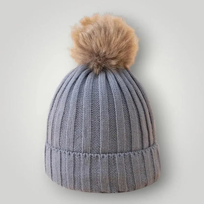 Bonnet Tricot Femme Gris Perle Pompon Fourrure Naturelle Maison Shelby