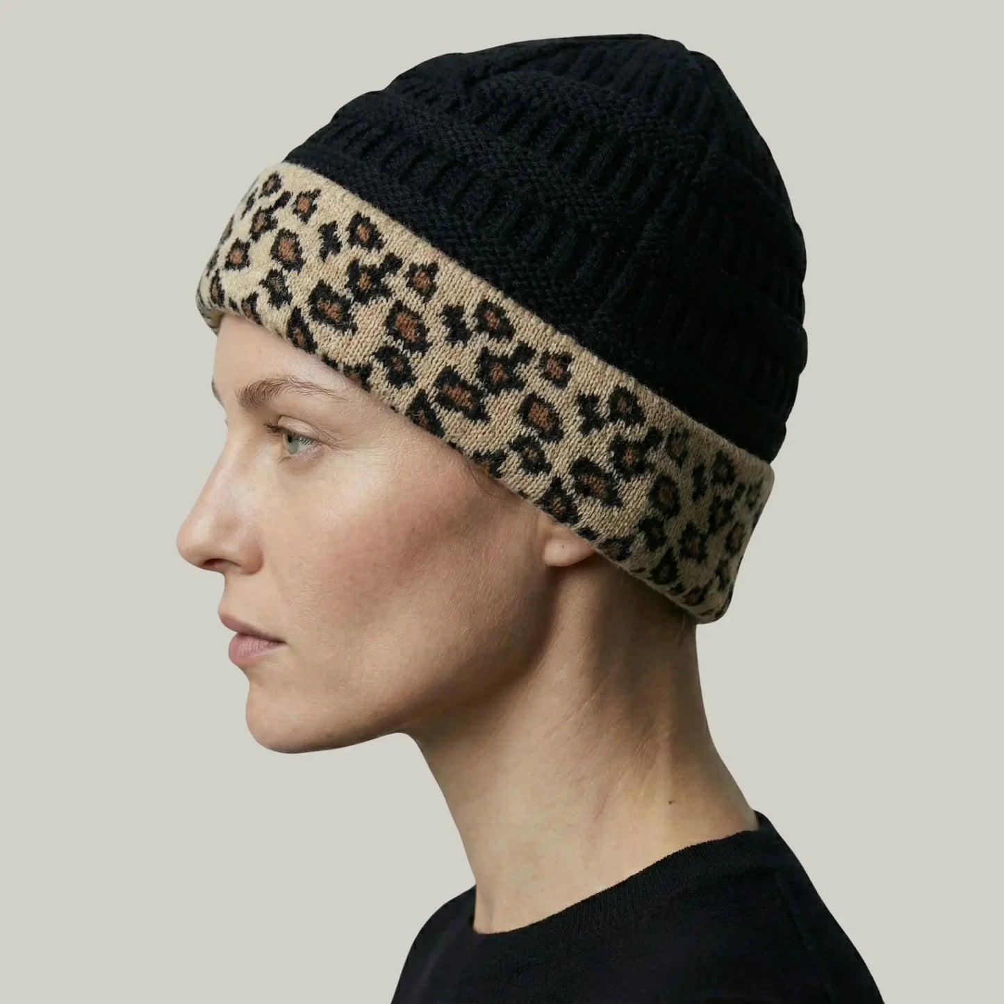 Bonnet Tricot Femme Noir Revers Léopard Camel Maison Shelby