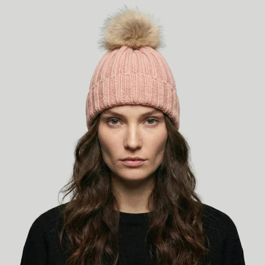 Bonnet Tricot Femme Rose Poudré Pompon Fourrure Naturelle Maison Shelby