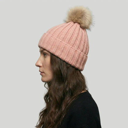 Bonnet Tricot Femme Rose Poudré Pompon Fourrure Naturelle Maison Shelby