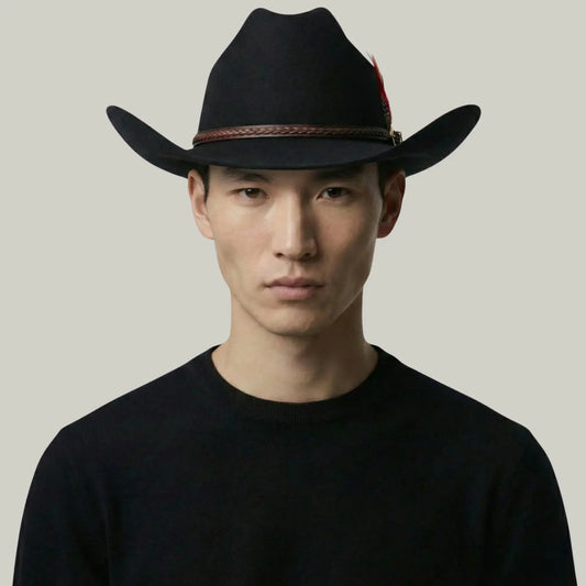 Chapeau Cowboy Noir Homme Plume Rouge et Noire Maison Shelby