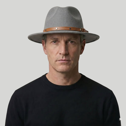 Chapeau Fedora Homme Gris – Lanière Cuir Cognac