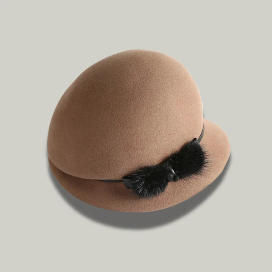 Chapeau Melon Femme Camel – Ornement Plumes Noir