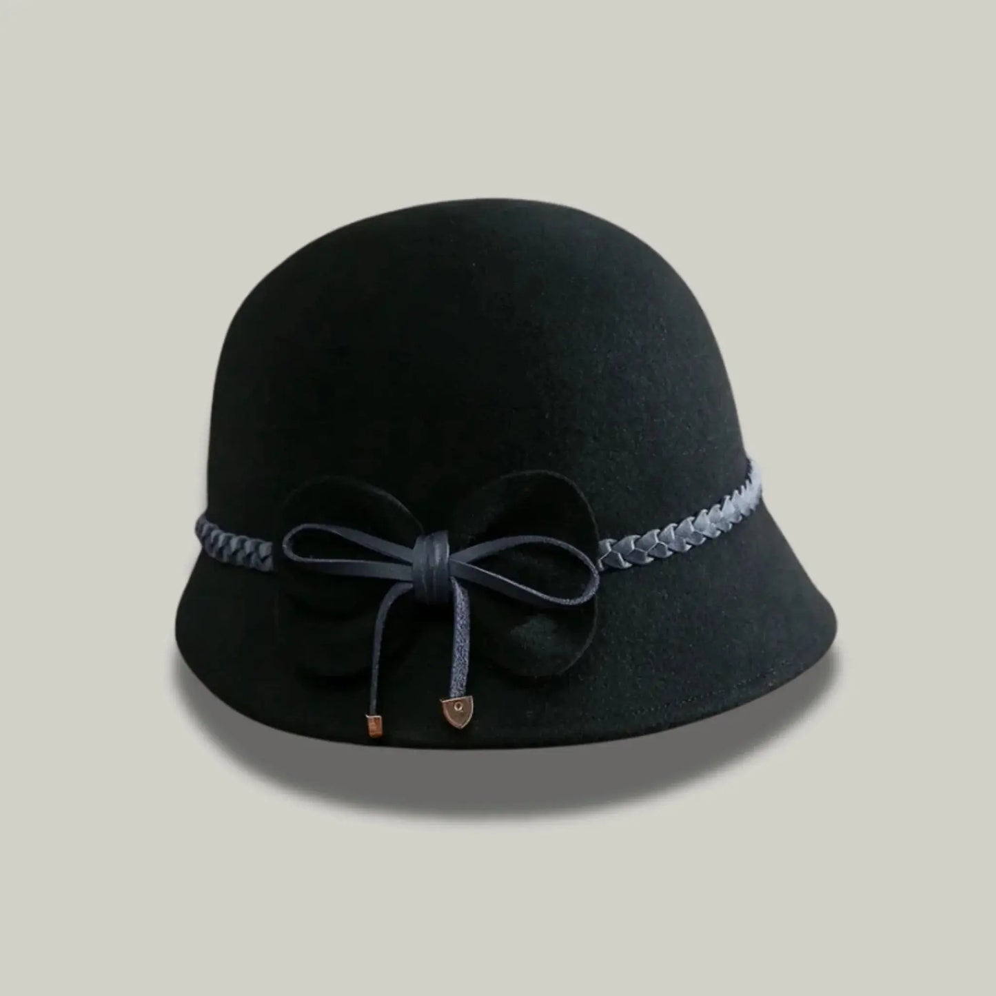 Chapeau Melon Femme Noir – Nœud et Lacet Tressé Maison Shelby