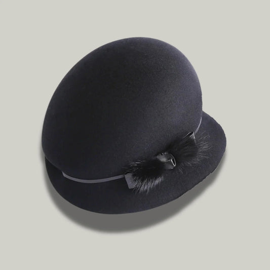Chapeau Melon Femme Noir – Ornement Plumes Raffiné