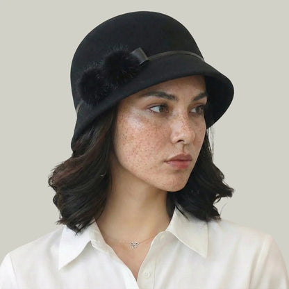 Chapeau Melon Femme Noir – Ornement Plumes Raffiné Maison Shelby