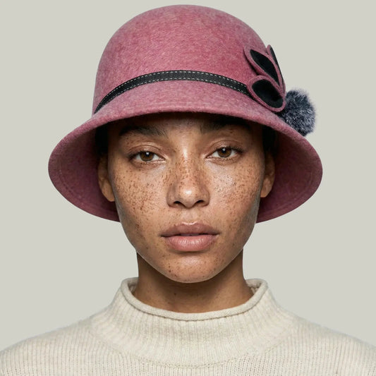 Chapeau Melon Femme Rose – Ornement Fleur Élégant Maison Shelby