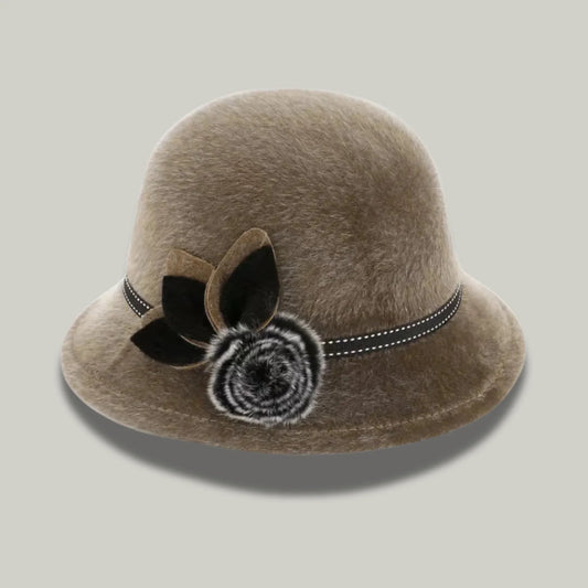 Chapeau Melon Femme Taupe – Ornement Fleur et Feuille