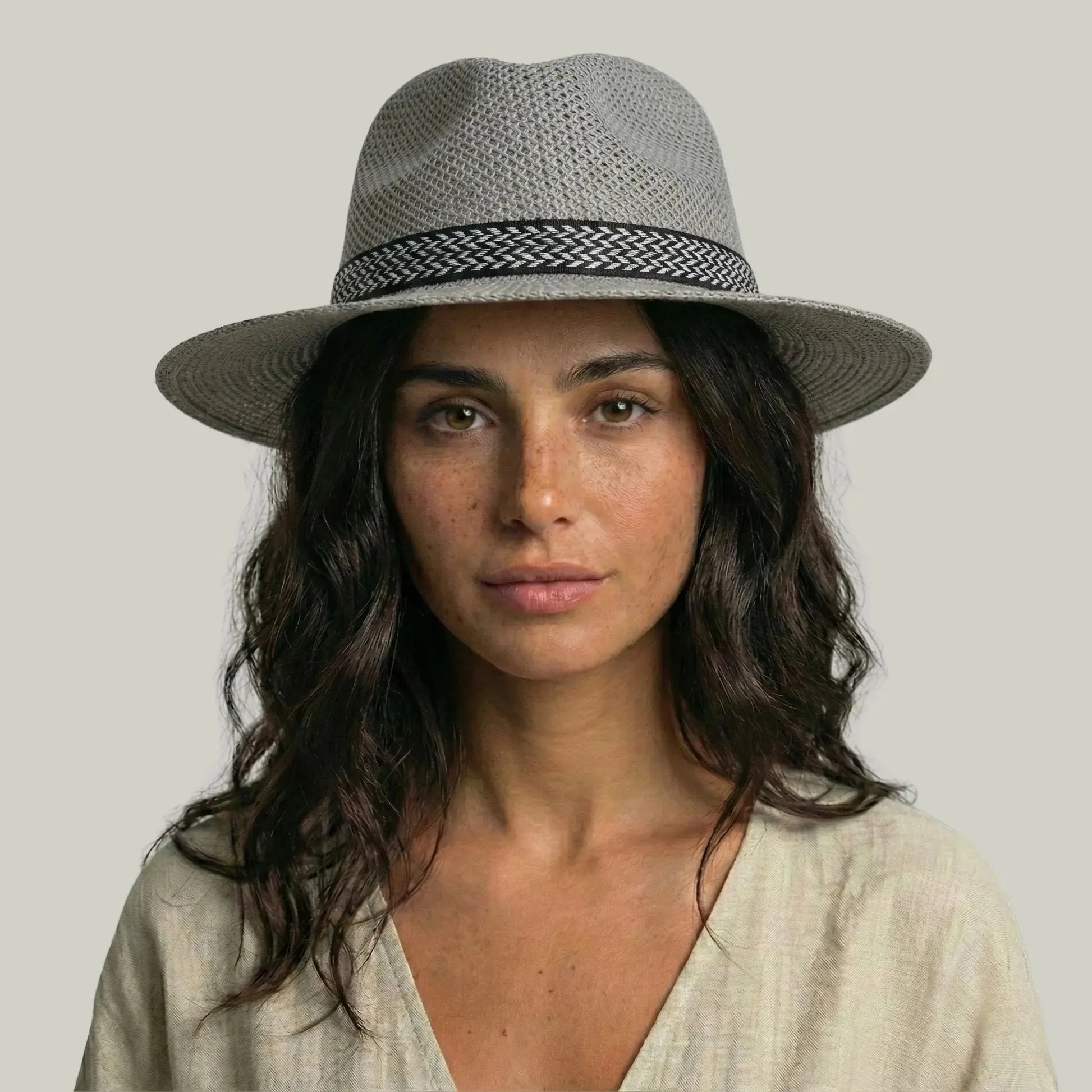 Chapeau Panama Paille Gris – Style Estival Homme & Femme Maison Shelby
