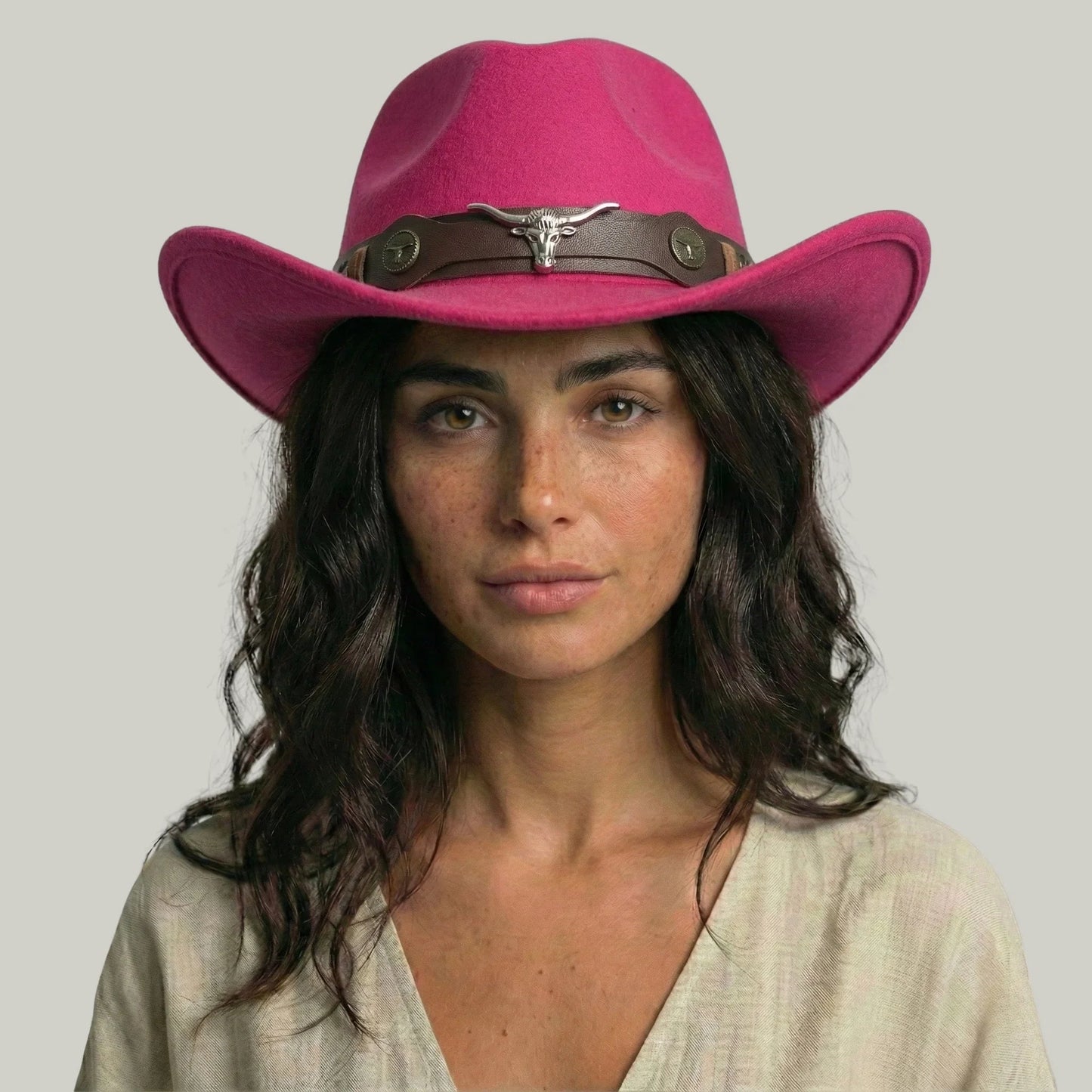 Chapeau de Cowboy Rose Fuchsia – Médaillon Taureau