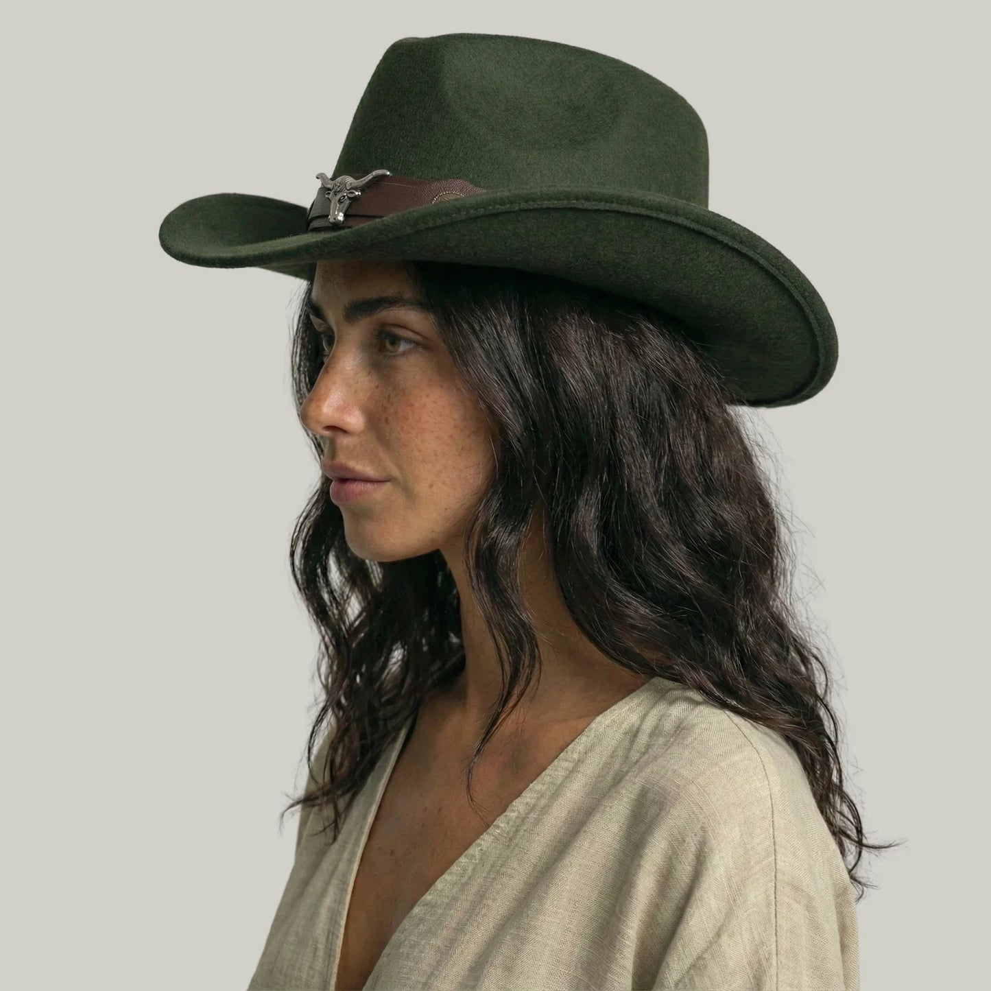 Chapeau de Cowboy Vert Kaki – Médaillon Taureau