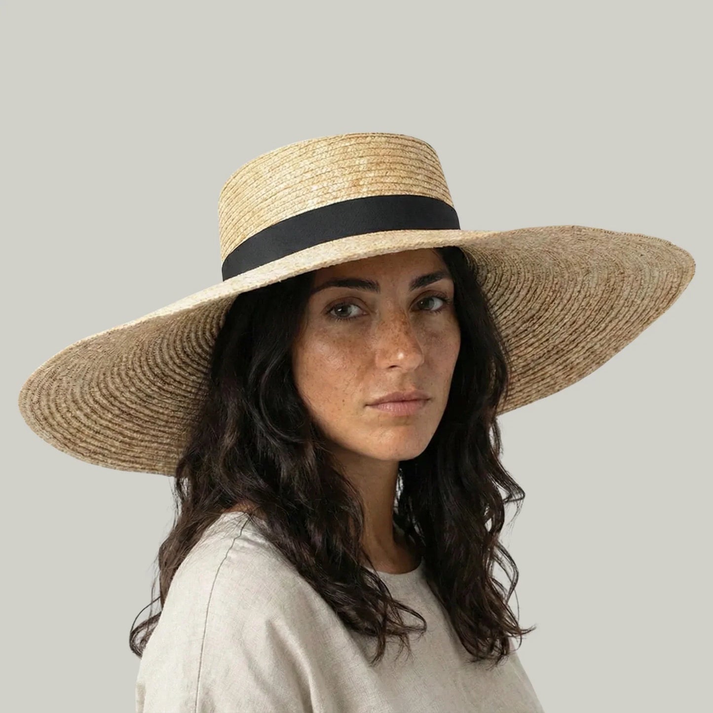 Chapeau de Paille Femme Beige – Grand Bord Ruban Noir