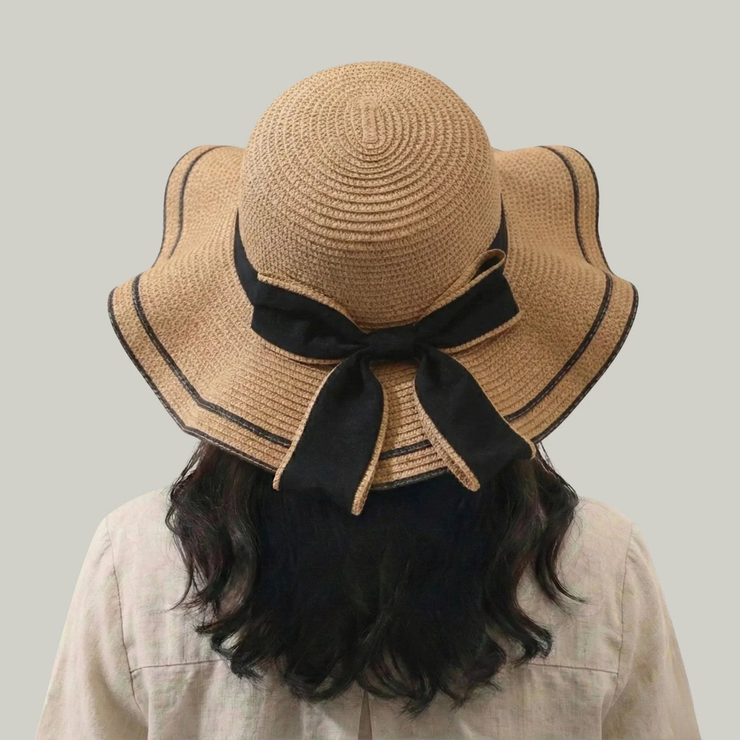 Chapeau de Paille Femme Camel – Nœud Noir Élégant